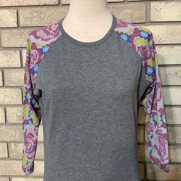 3for$20 top xs  - Picture 2 of 4